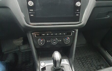 Volkswagen Tiguan II, 2018 год, 2 500 000 рублей, 5 фотография