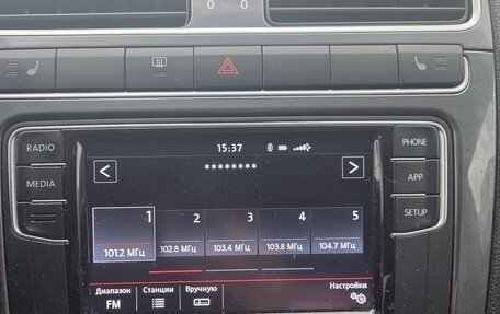 Volkswagen Polo VI (EU Market), 2018 год, 1 100 000 рублей, 2 фотография