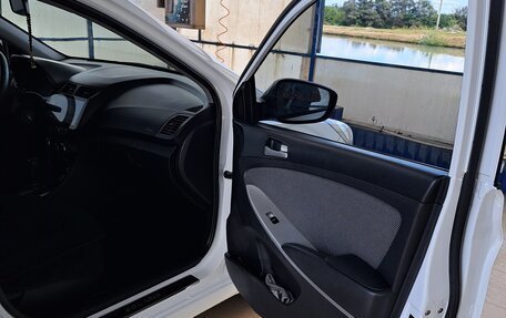 Hyundai Solaris II рестайлинг, 2014 год, 890 000 рублей, 9 фотография