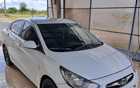 Hyundai Solaris II рестайлинг, 2014 год, 890 000 рублей, 4 фотография