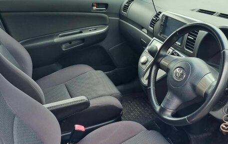 Toyota Wish II, 2005 год, 700 000 рублей, 4 фотография
