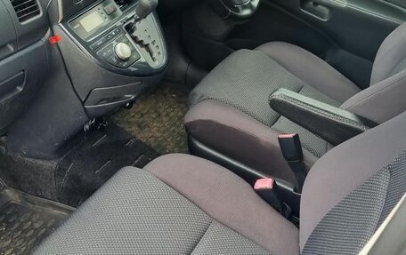 Toyota Wish II, 2005 год, 700 000 рублей, 9 фотография