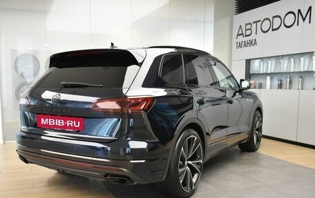 Volkswagen Touareg III, 2020 год, 4 630 000 рублей, 7 фотография