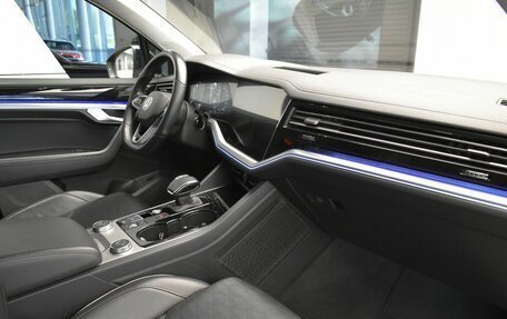 Volkswagen Touareg III, 2020 год, 4 630 000 рублей, 28 фотография