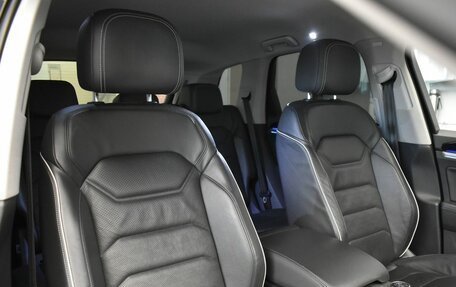 Volkswagen Touareg III, 2020 год, 4 630 000 рублей, 27 фотография