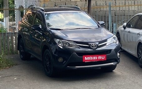Toyota RAV4, 2015 год, 1 800 000 рублей, 2 фотография