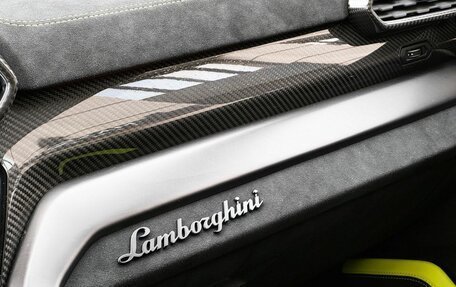 Lamborghini Urus I, 2023 год, 30 990 000 рублей, 27 фотография