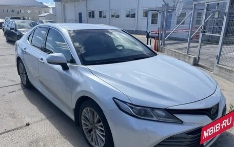 Toyota Camry, 2018 год, 2 800 000 рублей, 3 фотография