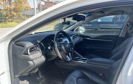 Toyota Camry, 2018 год, 2 800 000 рублей, 6 фотография