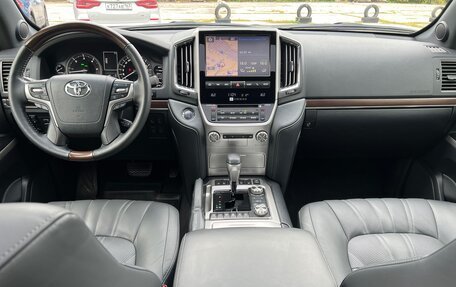 Toyota Land Cruiser 200, 2020 год, 9 500 000 рублей, 8 фотография