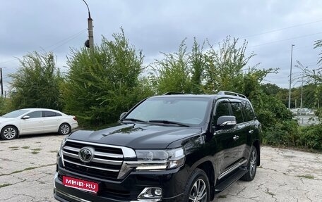 Toyota Land Cruiser 200, 2020 год, 9 500 000 рублей, 1 фотография
