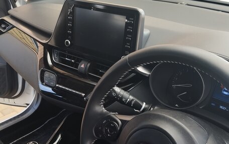 Toyota C-HR I рестайлинг, 2019 год, 1 999 000 рублей, 6 фотография