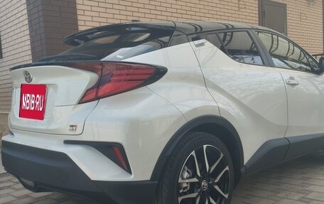 Toyota C-HR I рестайлинг, 2019 год, 1 999 000 рублей, 3 фотография