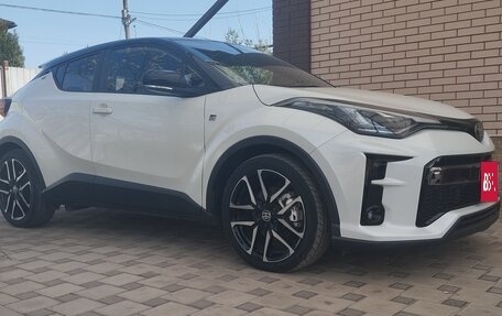 Toyota C-HR I рестайлинг, 2019 год, 1 999 000 рублей, 1 фотография