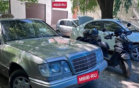 Mercedes-Benz E-Класс, 1994 год, 900 000 рублей, 11 фотография