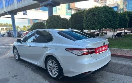 Toyota Camry, 2018 год, 2 650 000 рублей, 5 фотография