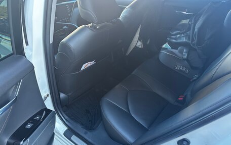 Toyota Camry, 2018 год, 2 650 000 рублей, 10 фотография