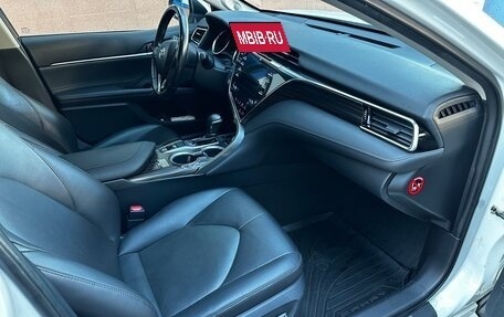 Toyota Camry, 2018 год, 2 650 000 рублей, 11 фотография