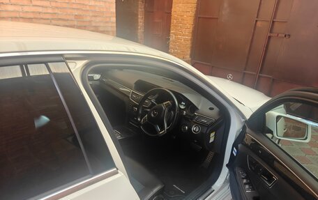 Mercedes-Benz E-Класс, 2012 год, 970 000 рублей, 3 фотография