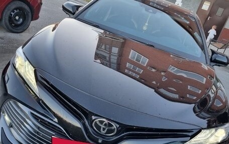 Toyota Camry, 2018 год, 3 000 000 рублей, 1 фотография