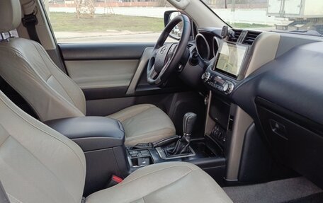 Toyota Land Cruiser Prado 150 рестайлинг 2, 2010 год, 2 445 000 рублей, 9 фотография