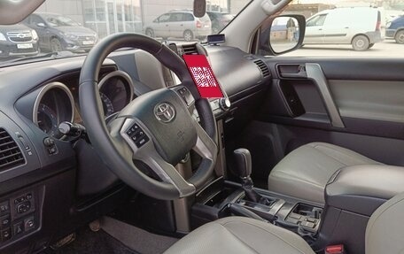 Toyota Land Cruiser Prado 150 рестайлинг 2, 2010 год, 2 445 000 рублей, 10 фотография