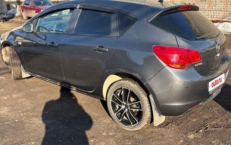 Opel Astra J, 2010 год, 760 000 рублей, 4 фотография