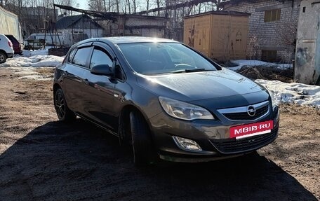 Opel Astra J, 2010 год, 760 000 рублей, 2 фотография