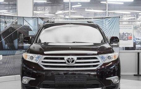 Toyota Highlander III, 2012 год, 1 899 000 рублей, 2 фотография