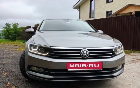 Volkswagen Passat B8 рестайлинг, 2015 год, 1 700 000 рублей, 2 фотография