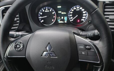 Mitsubishi Outlander III рестайлинг 3, 2015 год, 1 890 000 рублей, 12 фотография