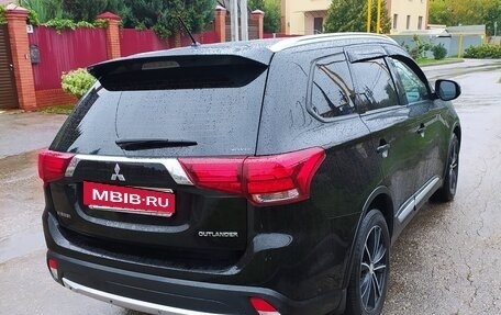 Mitsubishi Outlander III рестайлинг 3, 2015 год, 1 890 000 рублей, 6 фотография