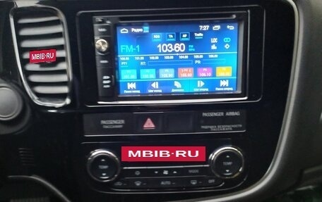 Mitsubishi Outlander III рестайлинг 3, 2015 год, 1 890 000 рублей, 11 фотография