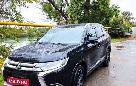 Mitsubishi Outlander III рестайлинг 3, 2015 год, 1 890 000 рублей, 5 фотография