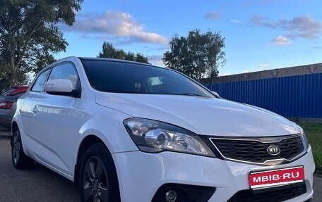 KIA cee'd I рестайлинг, 2011 год, 611 600 рублей, 1 фотография