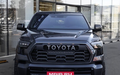 Toyota Sequoia, 2022 год, 11 845 000 рублей, 2 фотография