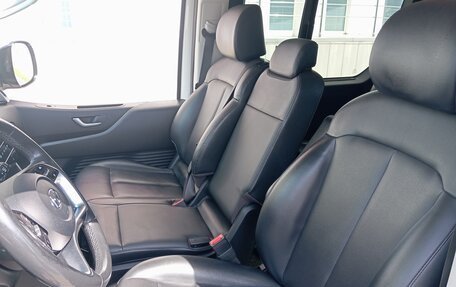 Hyundai Staria, 2022 год, 3 700 000 рублей, 14 фотография