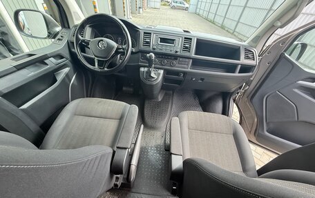 Volkswagen Caravelle T6 рестайлинг, 2019 год, 3 700 000 рублей, 15 фотография