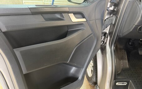 Volkswagen Caravelle T6 рестайлинг, 2019 год, 3 700 000 рублей, 28 фотография