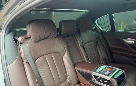BMW 7 серия, 2019 год, 5 950 000 рублей, 18 фотография