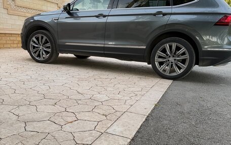 Volkswagen Tiguan II, 2020 год, 3 750 000 рублей, 4 фотография
