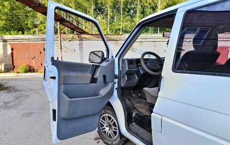 Volkswagen Caravelle T4, 1996 год, 675 000 рублей, 10 фотография