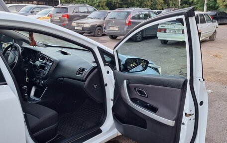 KIA cee'd III, 2014 год, 1 300 000 рублей, 28 фотография