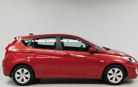 Hyundai Solaris II рестайлинг, 2013 год, 860 000 рублей, 4 фотография