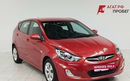 Hyundai Solaris II рестайлинг, 2013 год, 860 000 рублей, 3 фотография