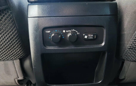 Toyota Land Cruiser Prado 120 рестайлинг, 2007 год, 2 450 000 рублей, 20 фотография