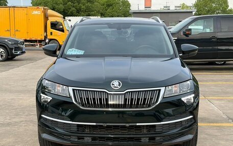Skoda Karoq I, 2022 год, 1 650 000 рублей, 2 фотография