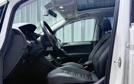Volkswagen Touran III, 2022 год, 1 500 001 рублей, 7 фотография