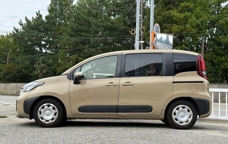 Toyota Sienta, 2023 год, 1 129 008 рублей, 4 фотография