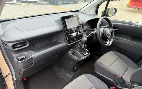 Toyota Sienta, 2023 год, 1 129 008 рублей, 10 фотография
